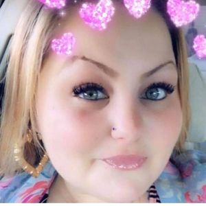 Meet your Posher, Alexia